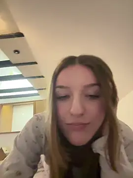 MyCherryKiss - Doggy Pose and spank ass