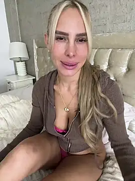 BellaGreenxo - Grind on Pillow 2mins