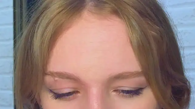 Baeyoda - eye contact close up