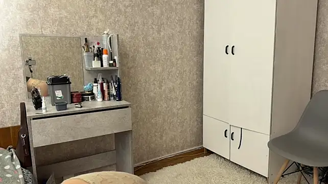 SharylGarret - Pull down my shorts and squeeze my butt