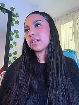 Dulcerouss__ - 2 finger in my pussy
