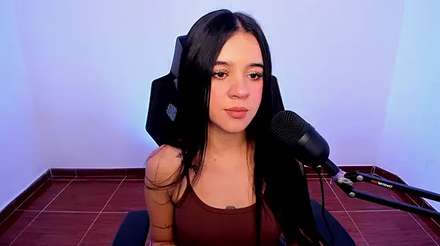 Isabellawhitmore - Flash tits