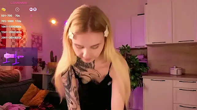 Britney_Lynch - show boobs