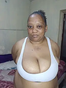 BBW123MILF - Kissing