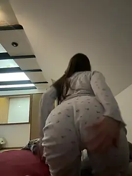MyCherryKiss - Doggy Pose and spank ass