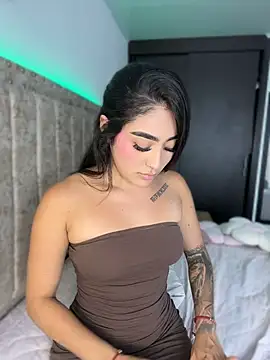 EmiilyEvans_ - undress me darling