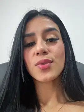 Lau_val69 - Flash Breasts