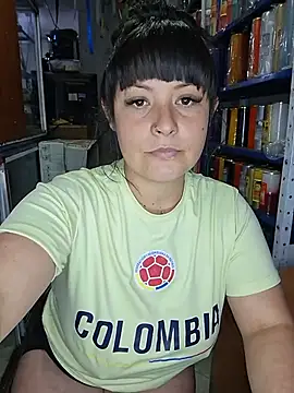 Isa_bella95 - Full naked in store