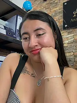 _Sarah-Office1 - Control my toy Make my SQUIRT