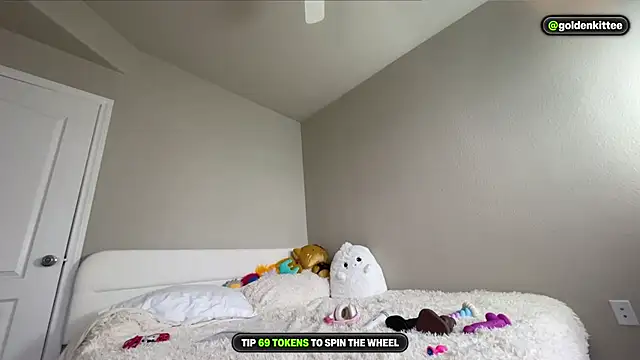 Goldenkittee - pussy tease