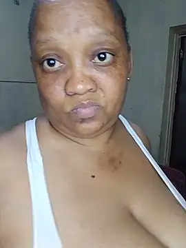 BBW123MILF - Kissing