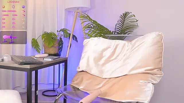 MiuMiuSasha - full naked babe for 10 min