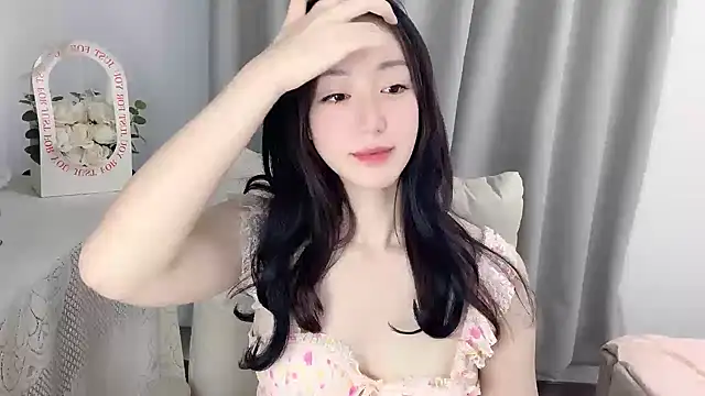 Susanwu_2002 - 买皮带 造型抽m