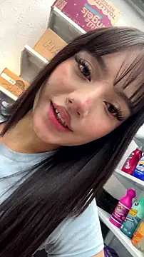 MayyBonita - BLOWJOB HIDDEN IN THE MARKET