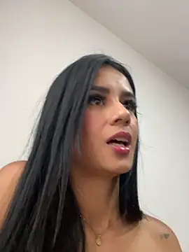 Lau_val69 - Flash Breasts