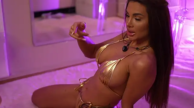 SiennaChantall - Get me naked and wet! 🔞
