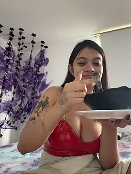 NefertitiXO - Show pussy 🥵🌸