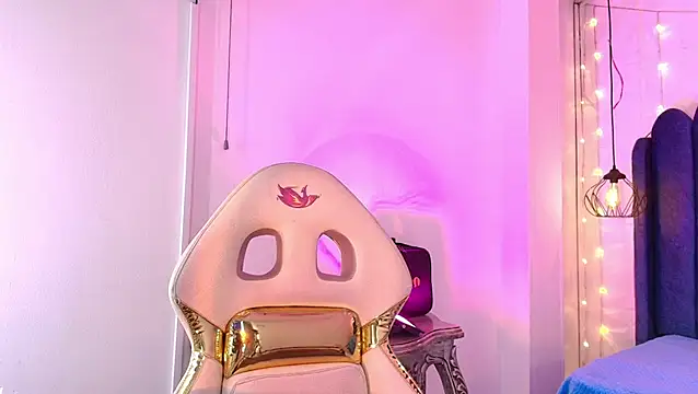 Queen_perla_ - oil on my tits