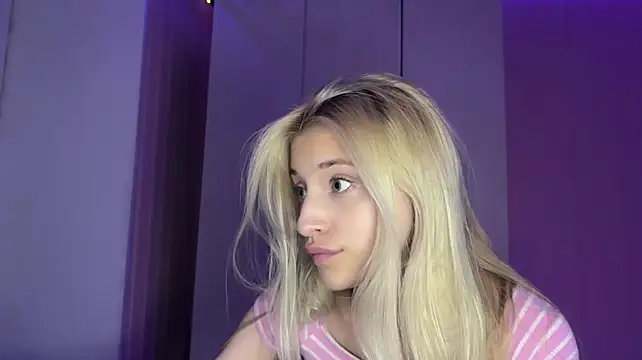 FiveFootBlonde - kiss yoi