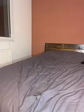 Louna- - Je me doigte la chatte