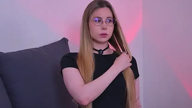 SaraBlack- - two fingers inside my pussy