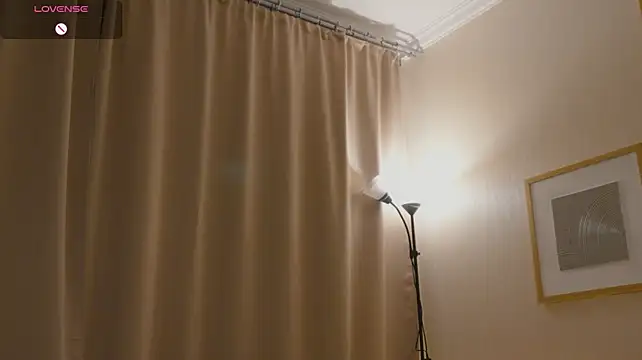 AliceSpice - Hey hey!<3 Lick finger