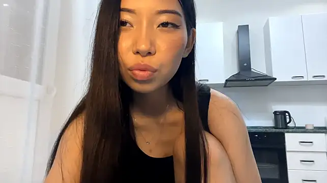 SilvaAmsler - lick and bit my lips