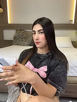 evelyn_hills