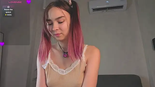 SaraiMagar - Topless on 10 min