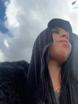 Shalom_pink17 - Zoom pussy and spank