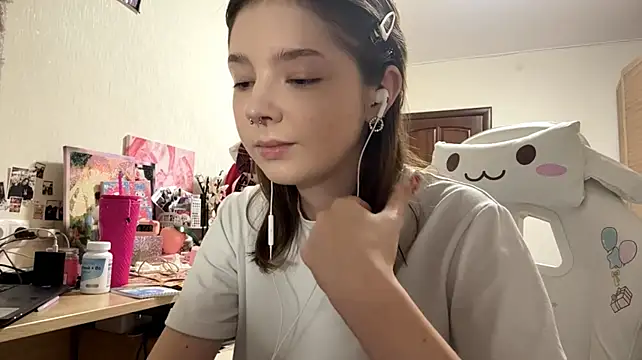 KeshiaTayan - Slowly twirl in front of the camera