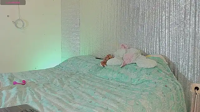Foxxymiss - TURN ME ON, LOVE, MAKE ME BURN