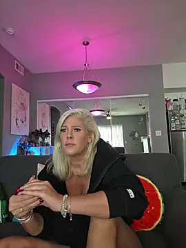 Lexi_Shocker - Bra off & oil boobies