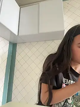 LilyRossi_ - Off tits