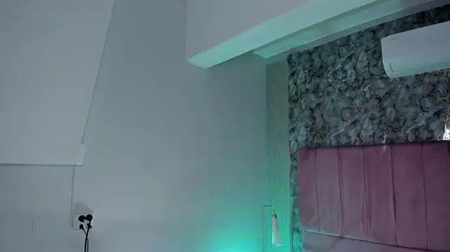 Aliccecooper - Show wet pussy and fingering x3 mins💦
