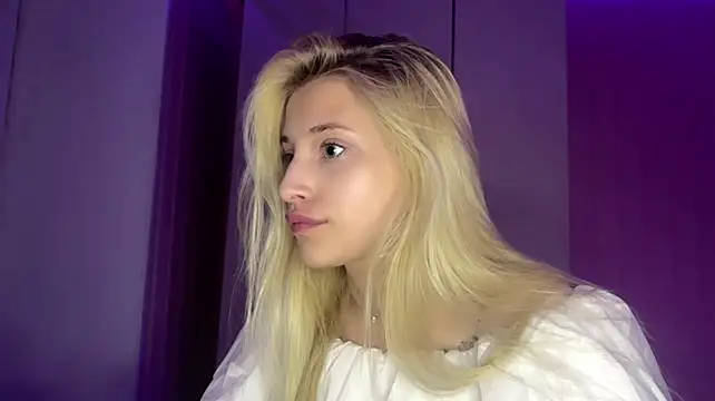 FiveFootBlonde - kiss yoi