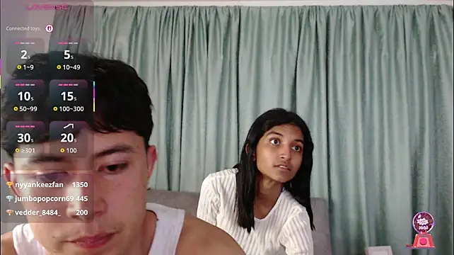 YuliethPetite - Dildo in the anus for 2 minutes