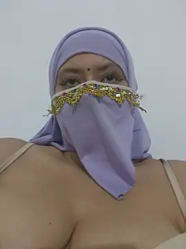 Yasmin_dina - Show boobs