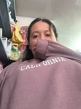 Mooncurves - Suck my tits in the bathroom