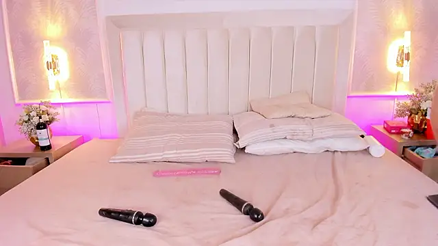 Charlotte_and_ariana - plug anal