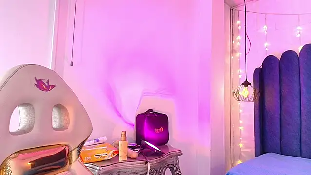 Queen_perla_ - oil on my tits