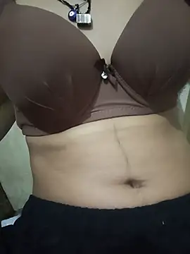 Nandundi - Show pussy in public