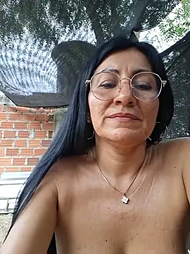Maturexxxnaughty - Stranger sucks my tits on the street.