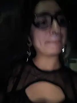 Lila_Desiree - Finger pussy Under the table 🥵😈
