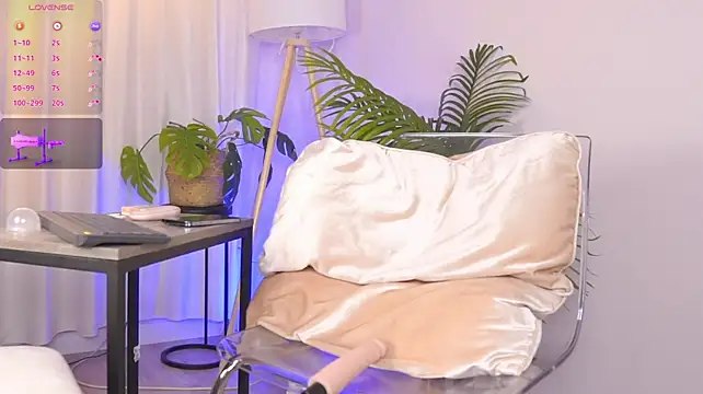 MiuMiuSasha - full naked babe for 10 min