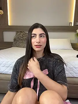 Evelyn_hills