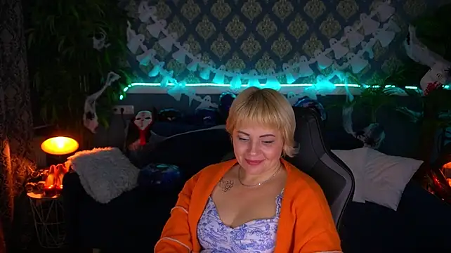 AmaraNights - Ass and breast show