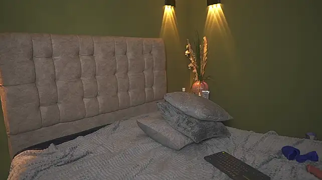 Hot_Sophie - Suck Dick