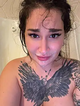 TattooGirlAlia - OPEN DOOR AND SUCK DILDO