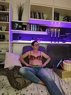 Susi_Strolch - Komplett nackt die ganze Show